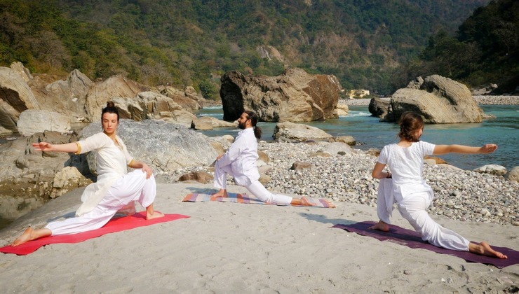 Akhanda Yoga Foundation Course