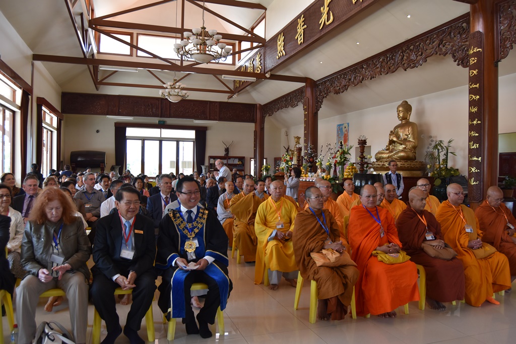 Buddhist Meditation Center Hoa Nghiem Temple 