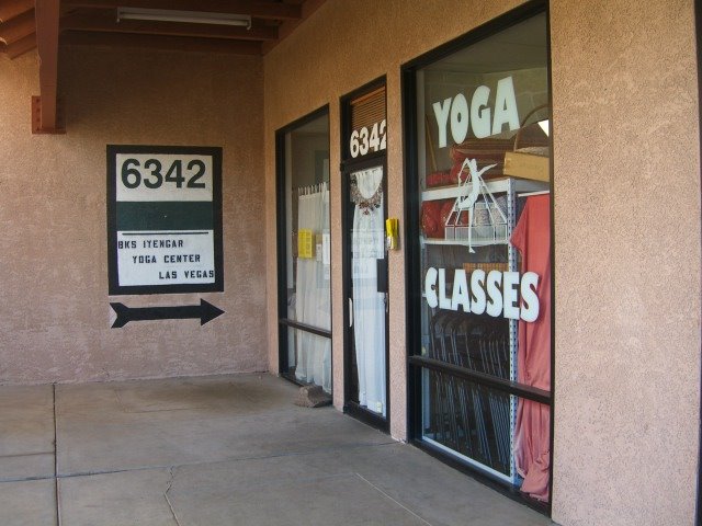 Iyengar Yoga Center 