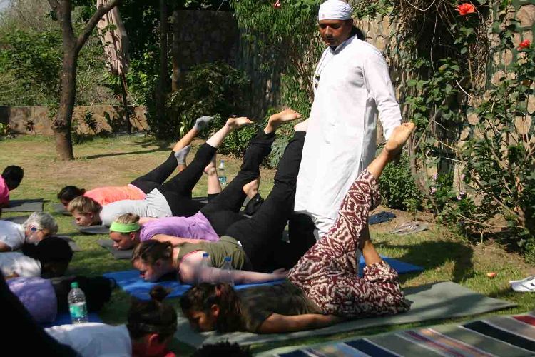 Sattya Yoga 