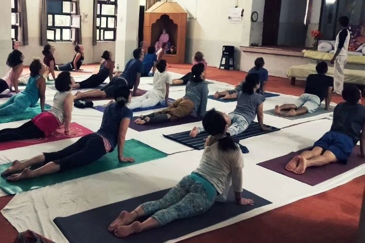 Atma Jyoti Yoga school 