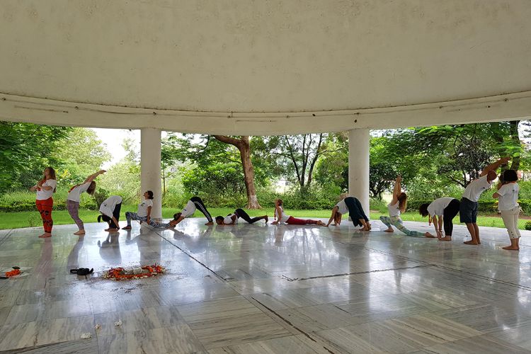 Triguna Yoga School
