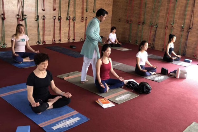 7 Chakras Yoga School Rishikesh