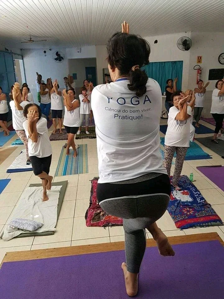 Yoga na Comunidade de Sobradinho 