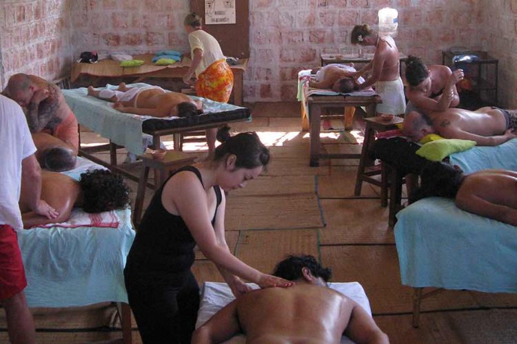 10 days ayuryoga massage training course goa, india (3)1570447685.jpg