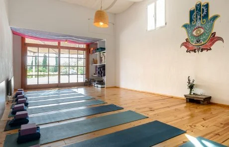 15 Day Quantum Yoga Retreat with Lara Baumann in Embogama19.webp